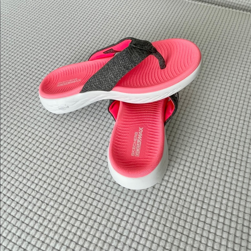 Skechers Goga Max Size 5